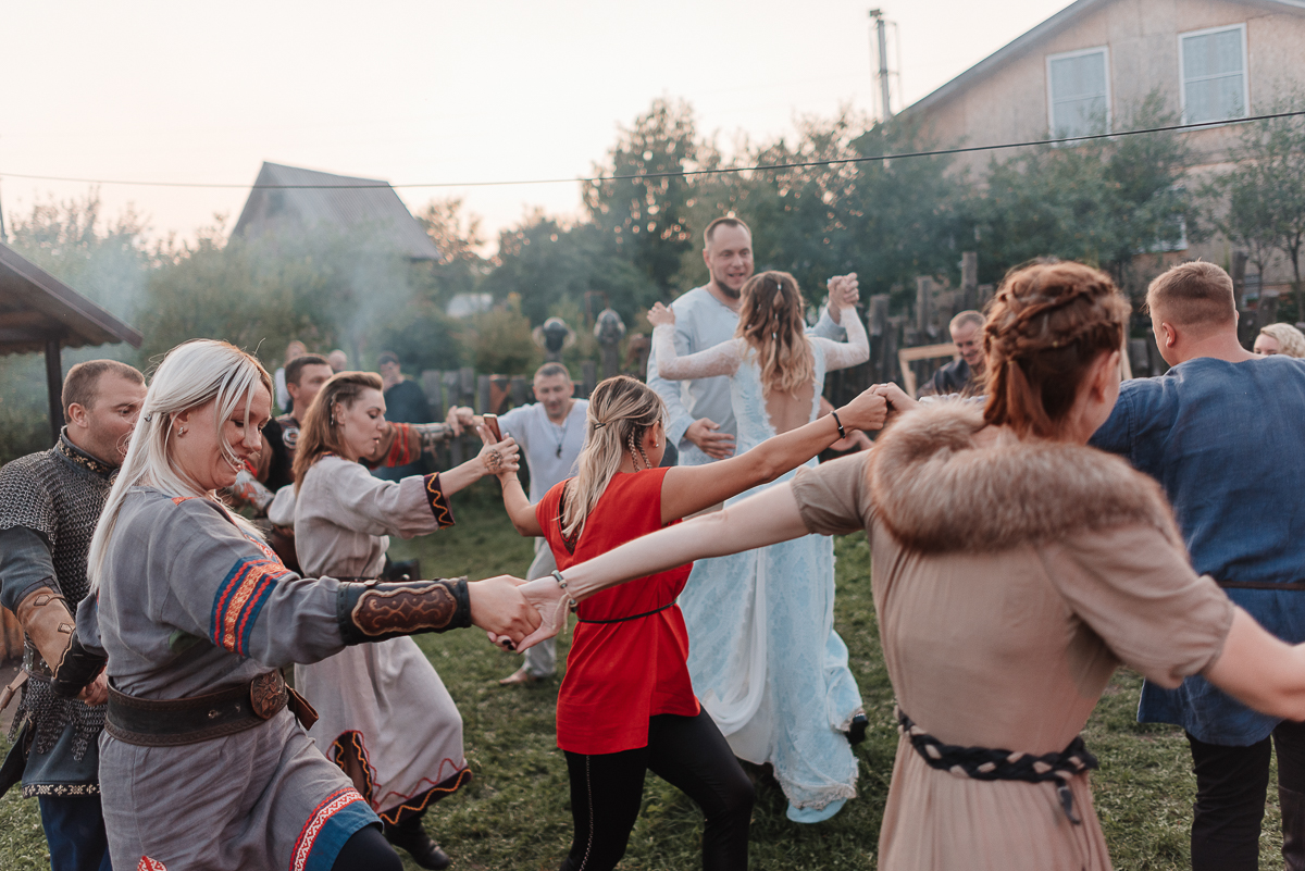 Мы пообщались с тремя владимирскими парами, которые устроили себе праздник любви, реализовав все самые тайные киноманские желания