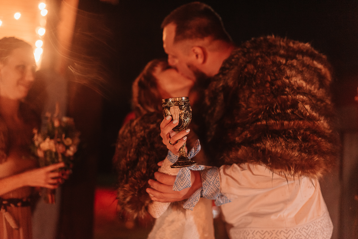 Мы пообщались с тремя владимирскими парами, которые устроили себе праздник любви, реализовав все самые тайные киноманские желания