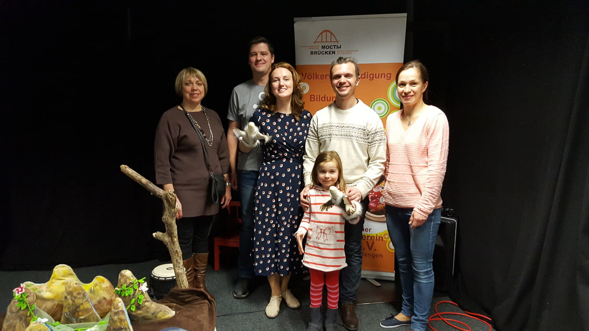 Ирина Пономарева поделилась новостями о своем проекте «Сказки из чемодана». Недавно она вернулась из Германии