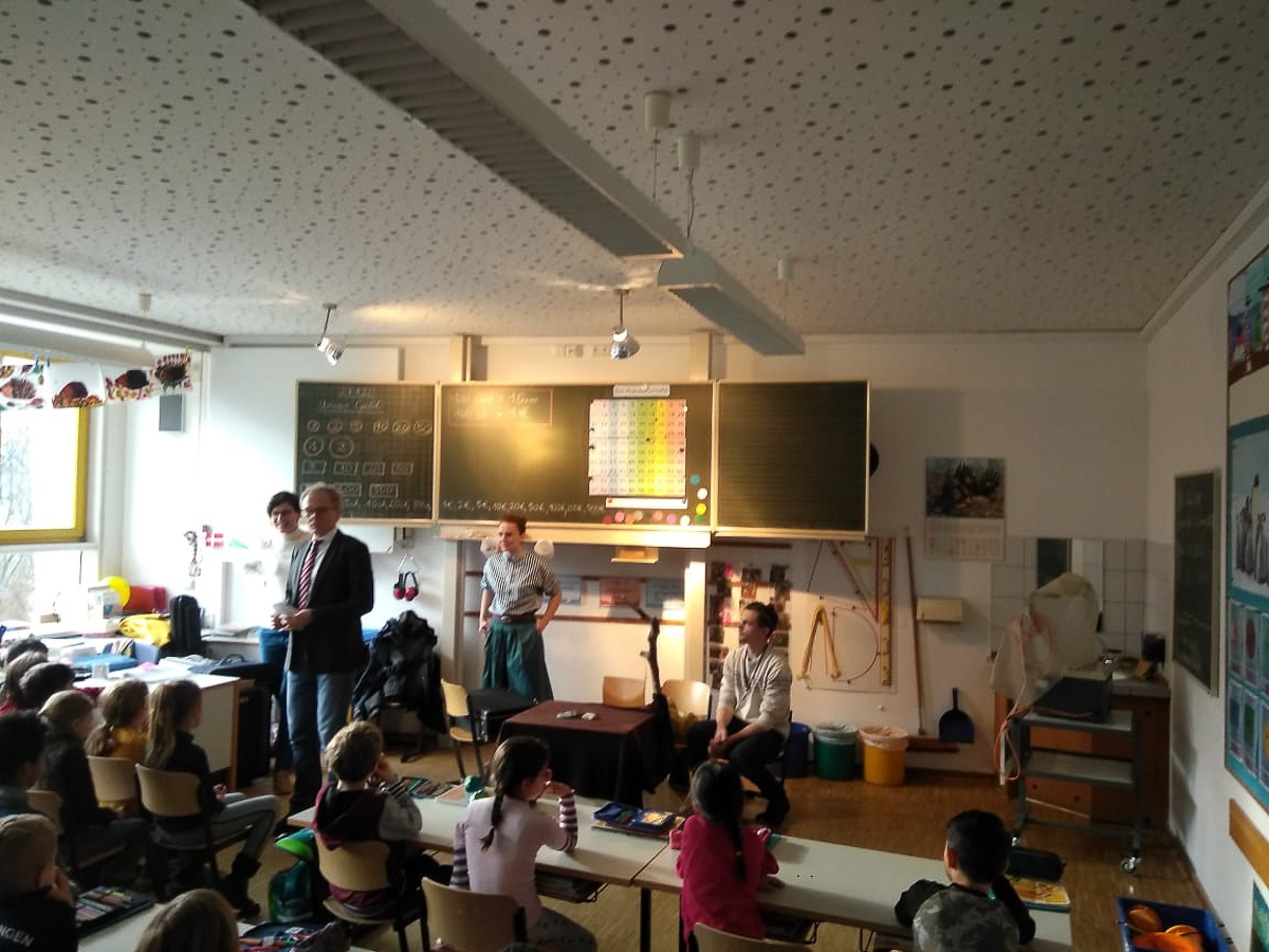 Ирина Пономарева поделилась новостями о своем проекте «Сказки из чемодана». Недавно она вернулась из Германии