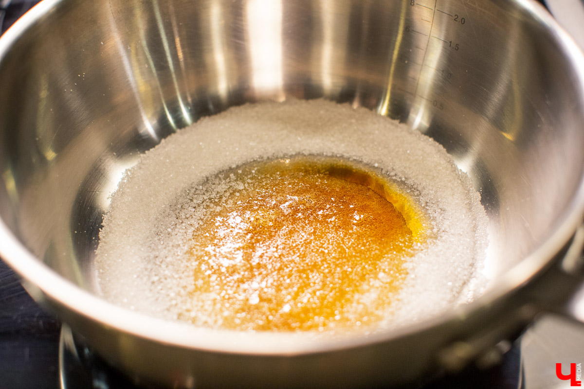 Шеф Орловский и модельер Рязанова соединили цейлонскую экзотику и греческий классический десерт в студии Roulet