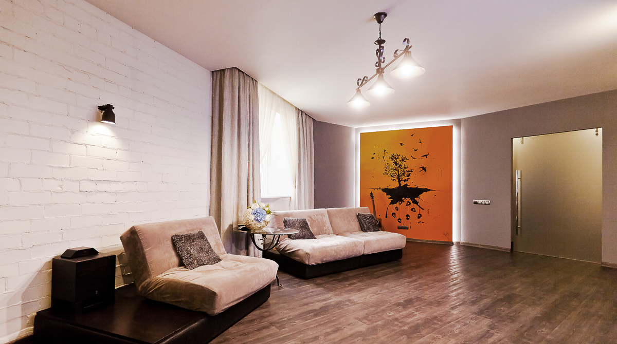 Новый объект для нашей рубрики «Интерьер недели» — трехкомнатная квартира для творческой семьи — мамы, папы и дочки