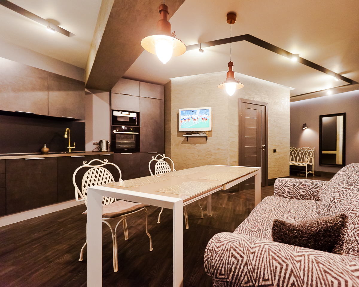 Новый объект для нашей рубрики «Интерьер недели» — трехкомнатная квартира для творческой семьи — мамы, папы и дочки