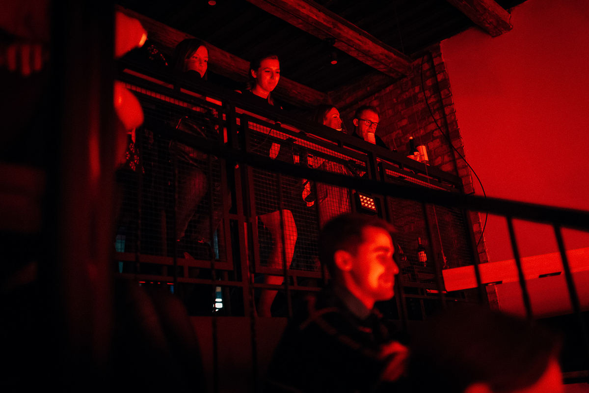 Голос и перкуссия - все, что нужно немецкому музыканту для создания композиции. Рассказываем о магии вне Хогвартса, зачаровавшей владимирских слушателей