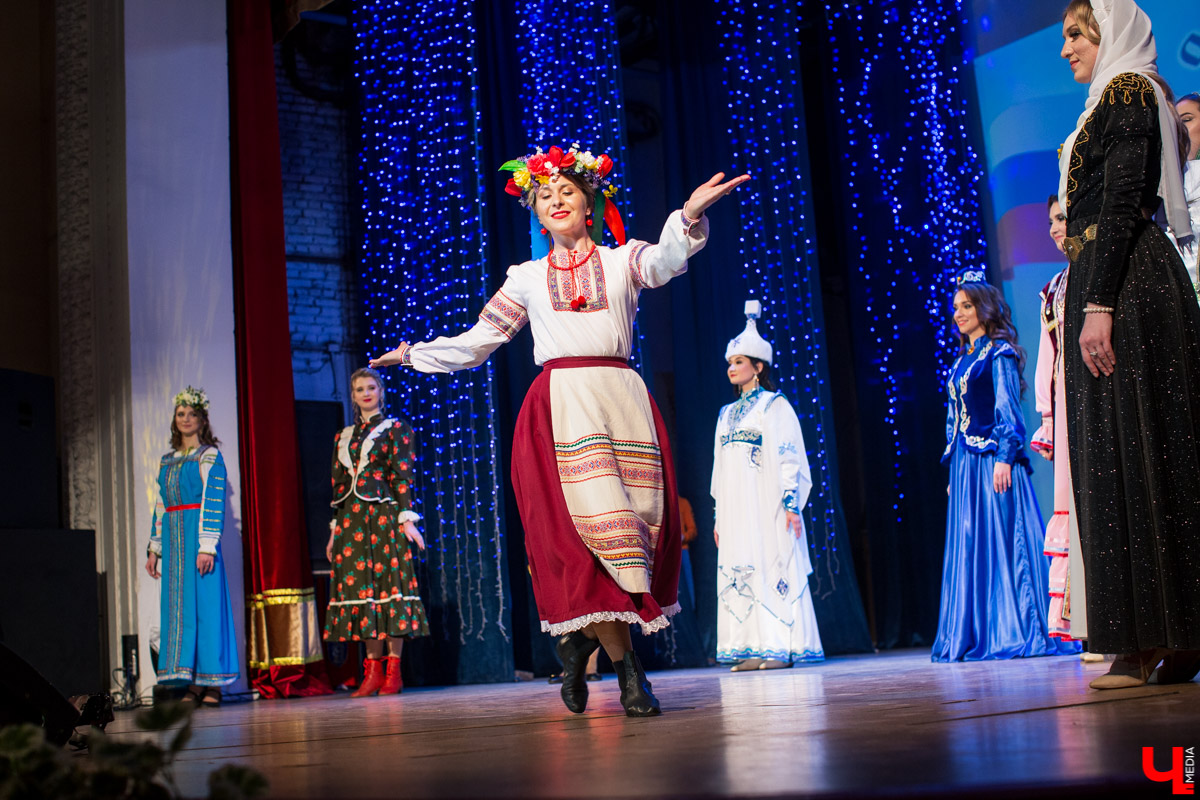 7 марта в ДК молодежи выбирали «Красу народов земли Владимирской-2020». На титул и корону претендовали 10 девушек