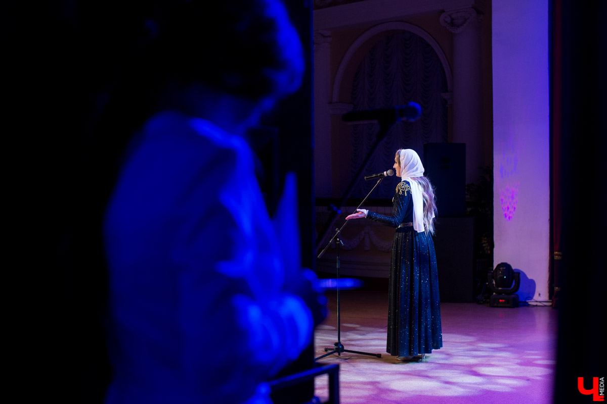 7 марта в ДК молодежи выбирали «Красу народов земли Владимирской-2020». На титул и корону претендовали 10 девушек