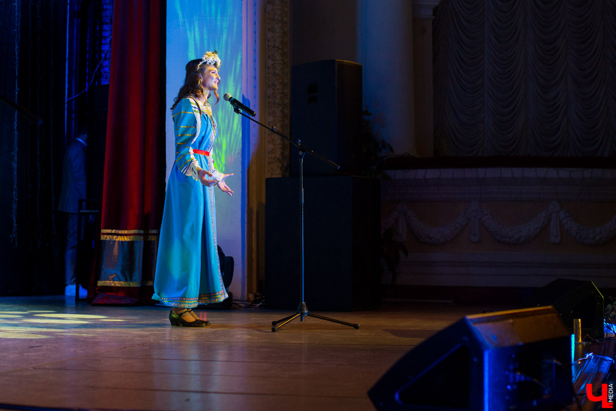 7 марта в ДК молодежи выбирали «Красу народов земли Владимирской-2020». На титул и корону претендовали 10 девушек