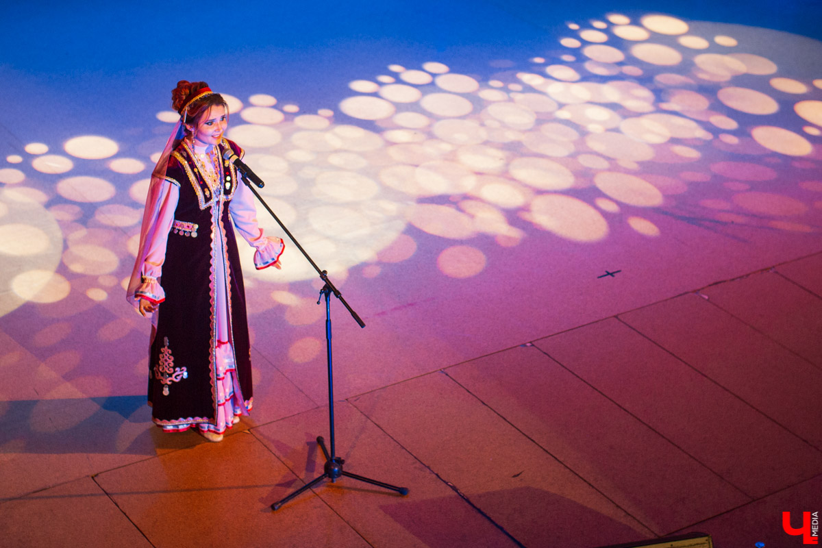 7 марта в ДК молодежи выбирали «Красу народов земли Владимирской-2020». На титул и корону претендовали 10 девушек