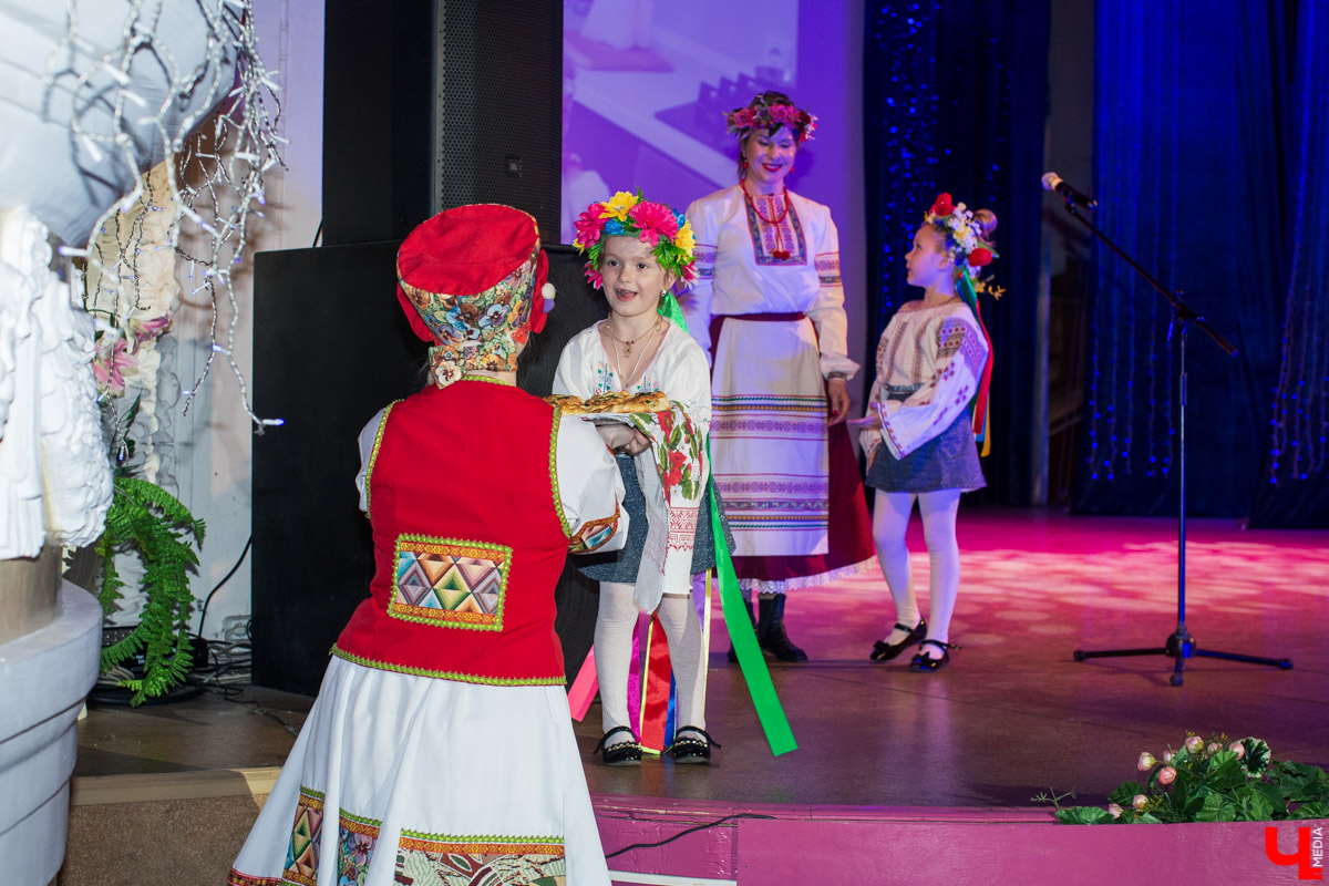 7 марта в ДК молодежи выбирали «Красу народов земли Владимирской-2020». На титул и корону претендовали 10 девушек