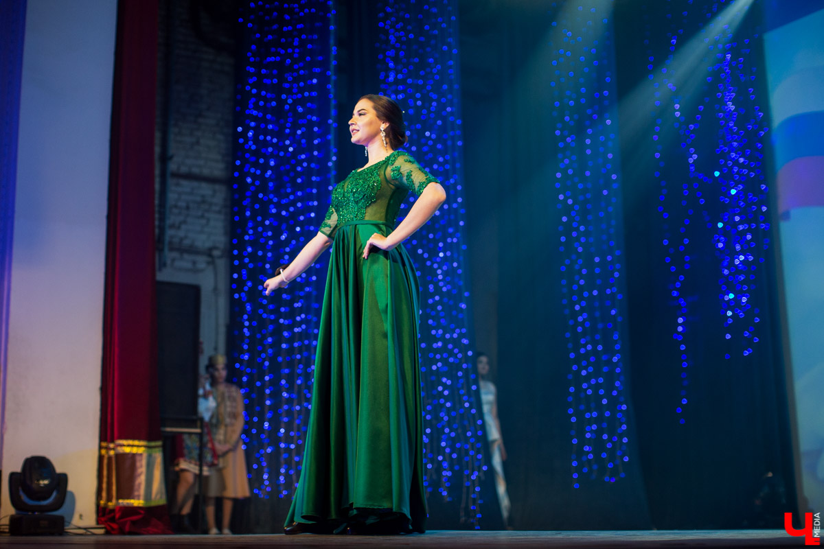 7 марта в ДК молодежи выбирали «Красу народов земли Владимирской-2020». На титул и корону претендовали 10 девушек