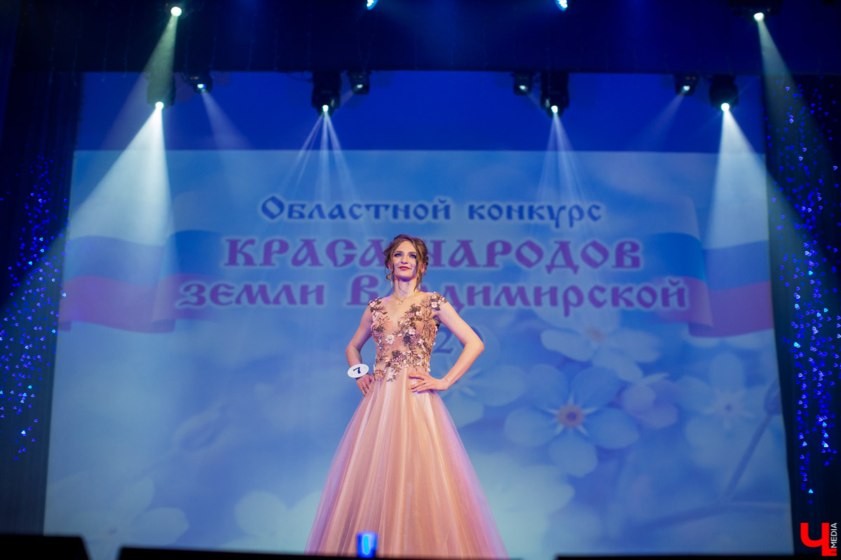 7 марта в ДК молодежи выбирали «Красу народов земли Владимирской-2020». На титул и корону претендовали 10 девушек
