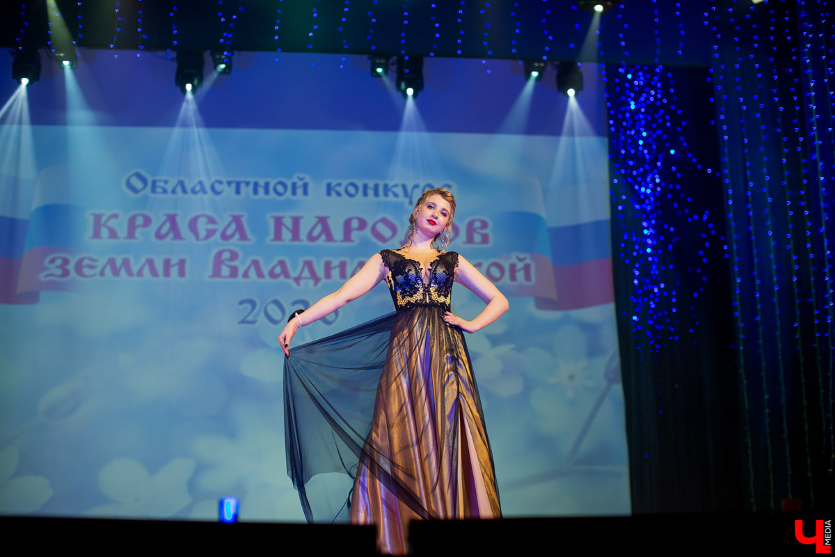 7 марта в ДК молодежи выбирали «Красу народов земли Владимирской-2020». На титул и корону претендовали 10 девушек