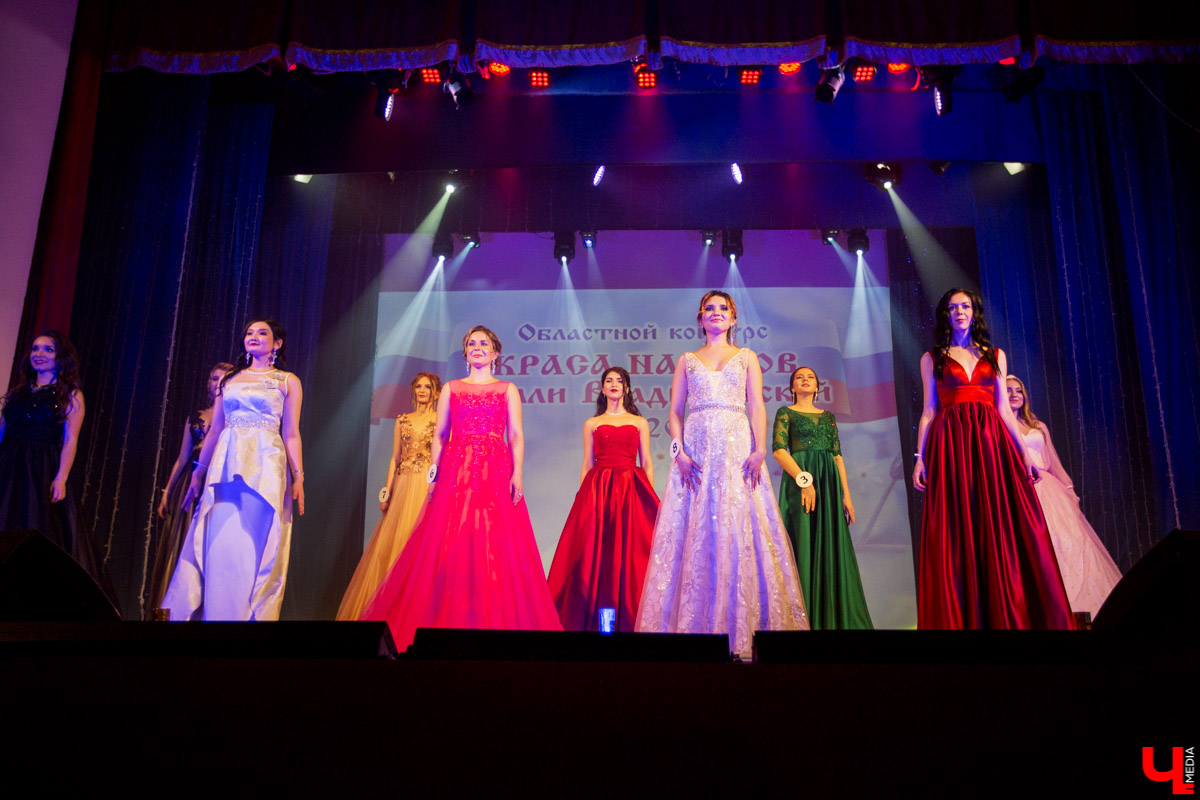 7 марта в ДК молодежи выбирали «Красу народов земли Владимирской-2020». На титул и корону претендовали 10 девушек