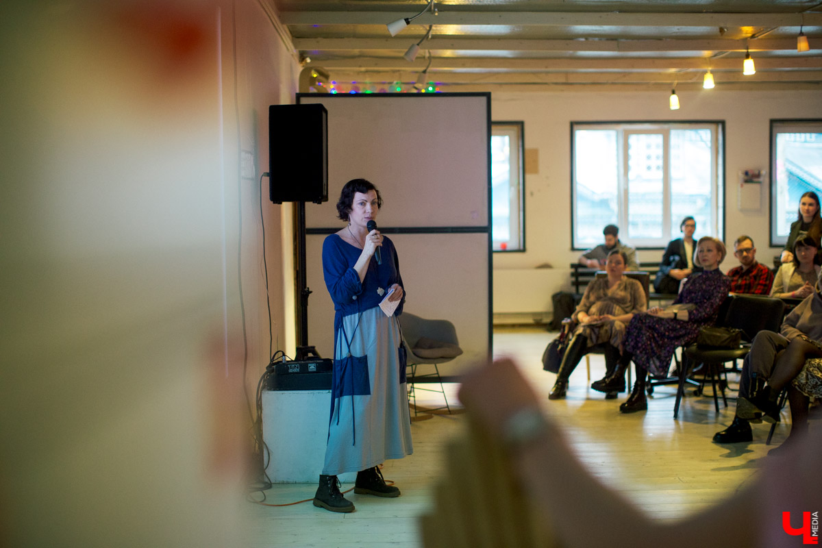 Первая встреча феминисток в нашем городе. Как это было, о чем девчонки (и не только!) разговаривали и когда уже появится местное комьюнити?