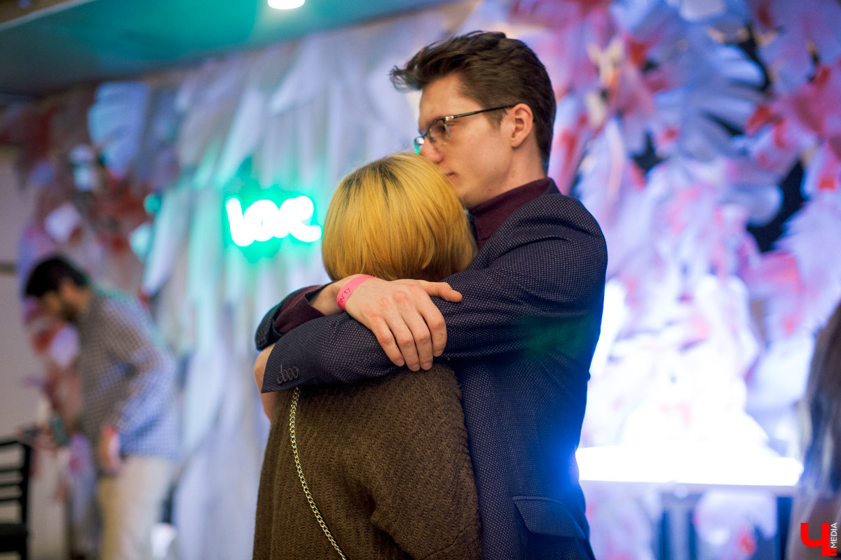 Первая встреча феминисток в нашем городе. Как это было, о чем девчонки (и не только!) разговаривали и когда уже появится местное комьюнити?