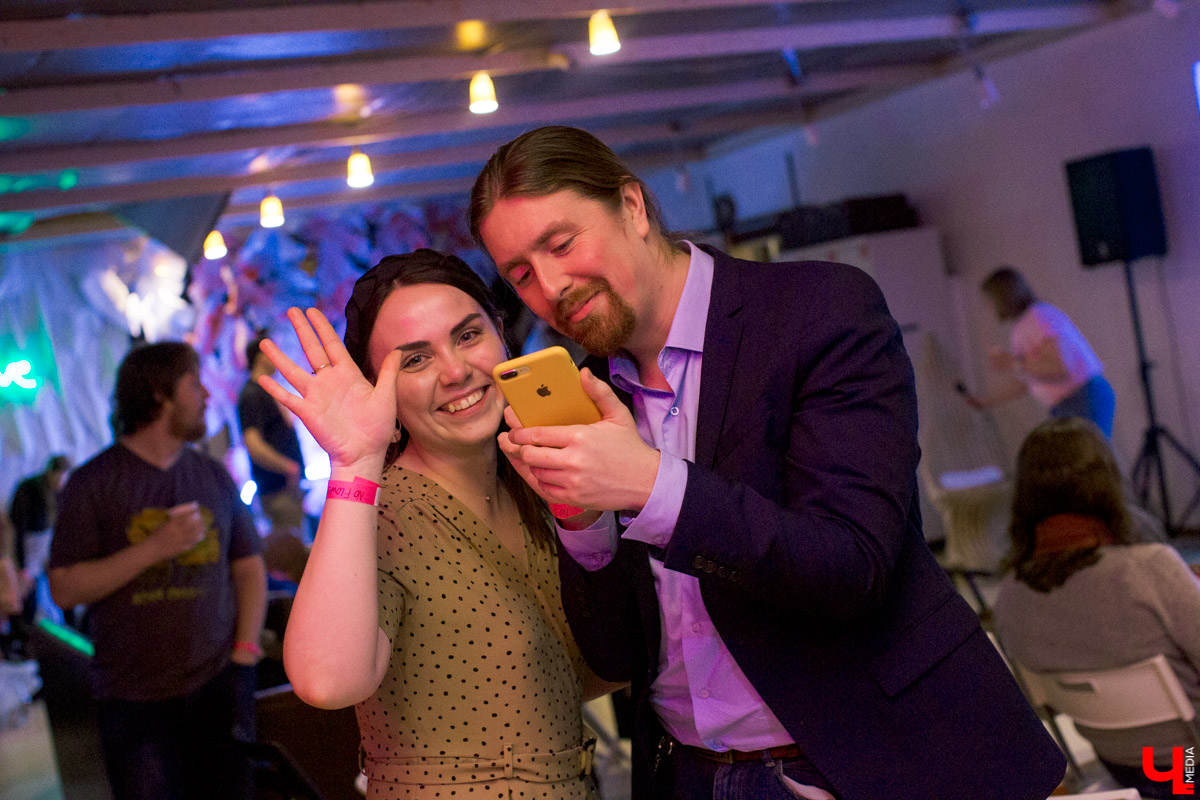 Первая встреча феминисток в нашем городе. Как это было, о чем девчонки (и не только!) разговаривали и когда уже появится местное комьюнити?