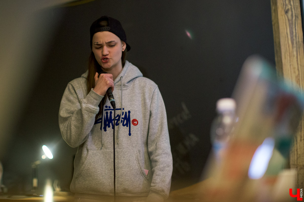 Первая встреча феминисток в нашем городе. Как это было, о чем девчонки (и не только!) разговаривали и когда уже появится местное комьюнити?