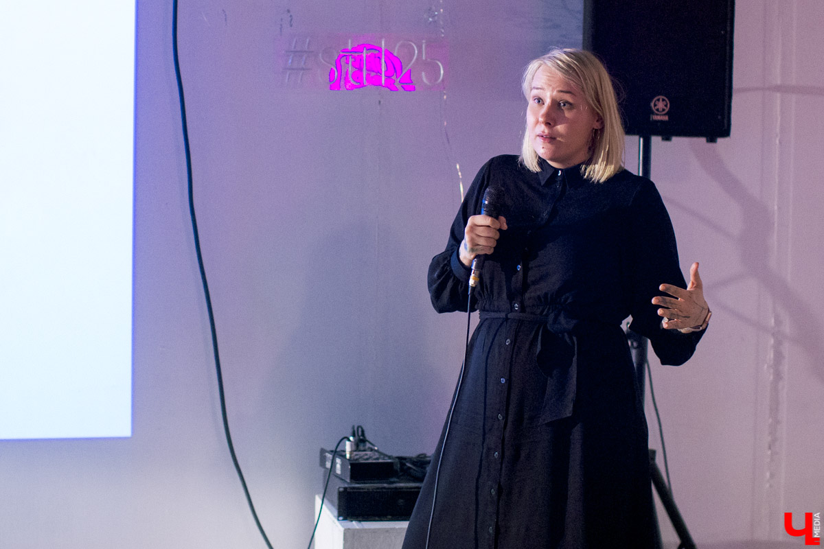 Королева «Твиттера» и «Инстаграма» Даша Дафна раздает лайфхаки: как уехать из Мурома в шестнадцать лет, завести блог, подружиться с рэперами, поработать редактором на Lifenews, Mash и за кассой магазина New Yorker