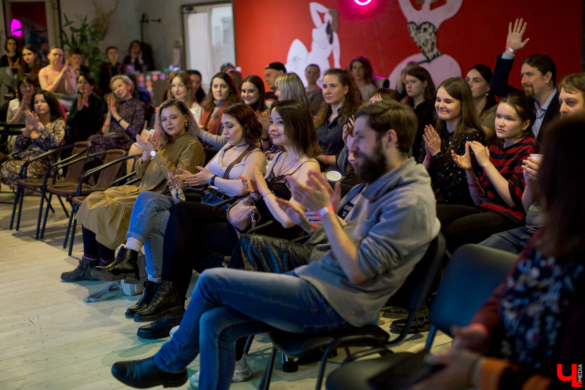 Первая встреча феминисток в нашем городе. Как это было, о чем девчонки (и не только!) разговаривали и когда уже появится местное комьюнити?