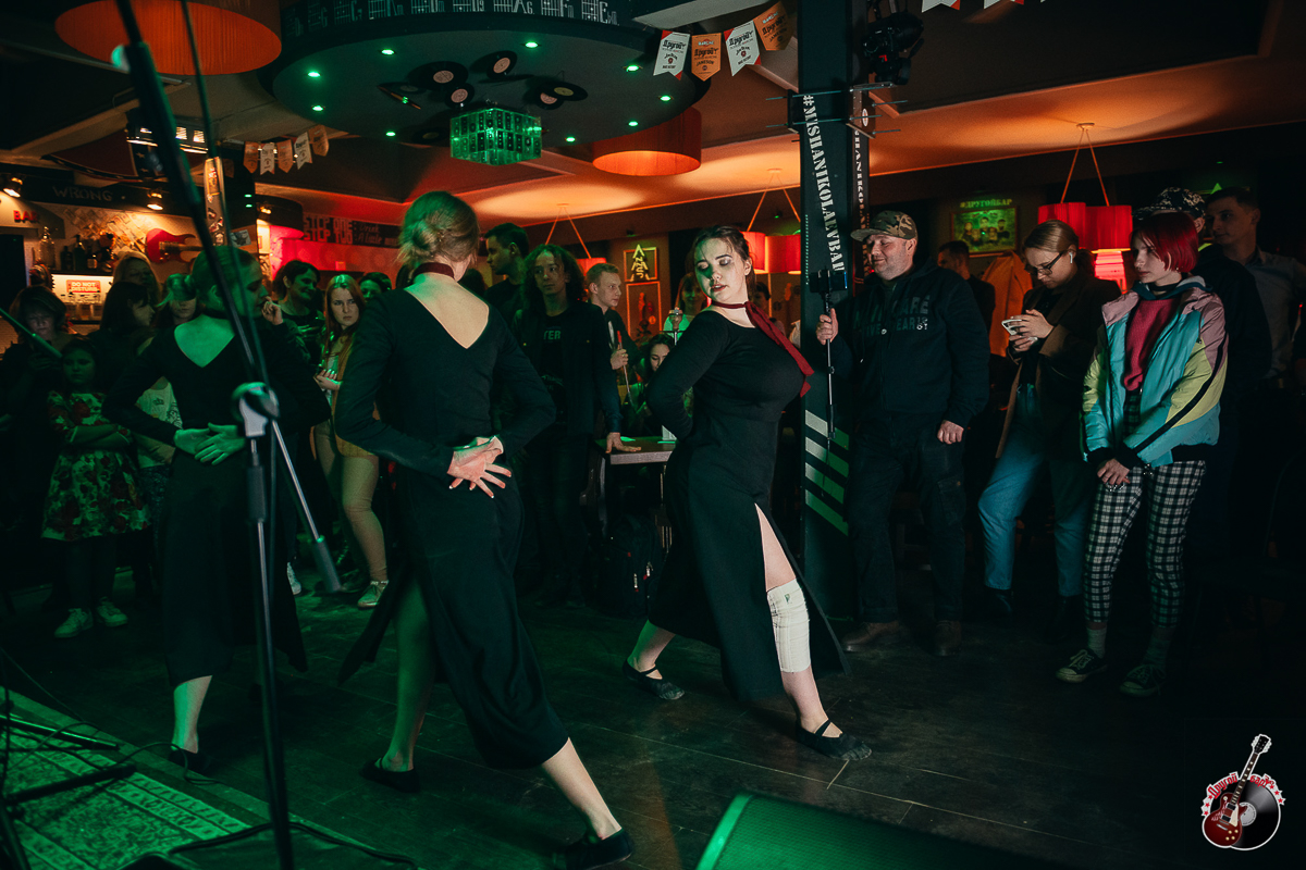 Герои лосин и гитарных хуков, владимирские глэм-мелодик-рокеры Bosphorus Night вновь сделали подарок дамам на 8 марта