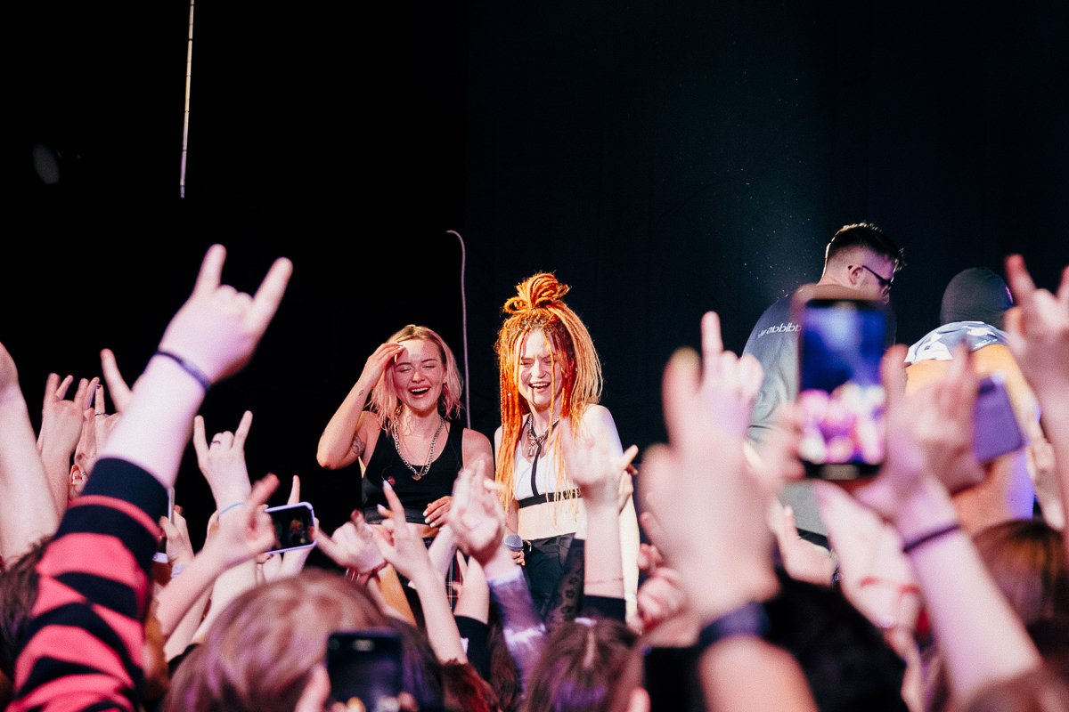 8 марта во Владимире прогремел концерт панк-рок-группы «Кис-Кис», которая стремительно завоевывает популярность, набирая миллионы просмотров на YouTube. Жители города остались в восторге от перформанса женского бэнда