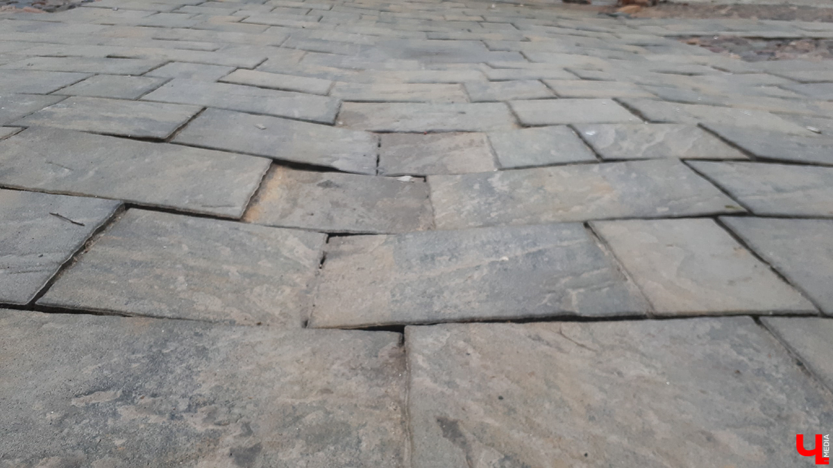 Фотообзор: как выглядит «Суздаль. Зарядье. Активация» весной 2020 года. Проблемы с реализацией проекта стоимостью 50 миллионов рублей