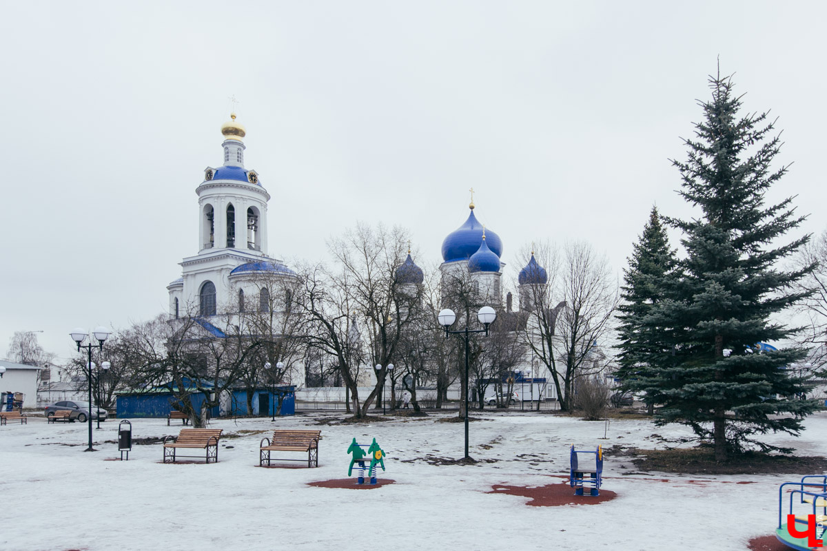 Алексей Сорокин и Юрий Никитин провели для нас необычную экскурсию по Боголюбову. Мы изучили прошлое, настоящее и будущее древнего населенного пункта