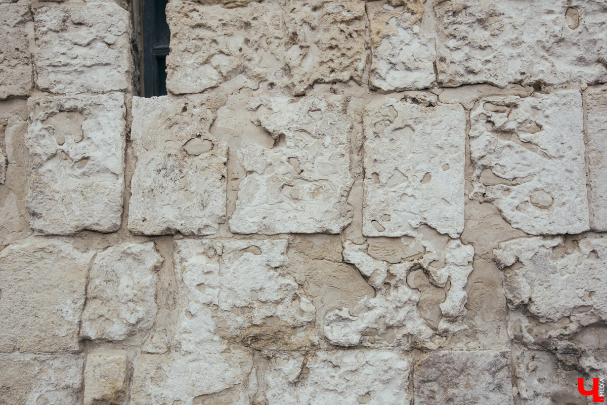 Алексей Сорокин и Юрий Никитин провели для нас необычную экскурсию по Боголюбову. Мы изучили прошлое, настоящее и будущее древнего населенного пункта