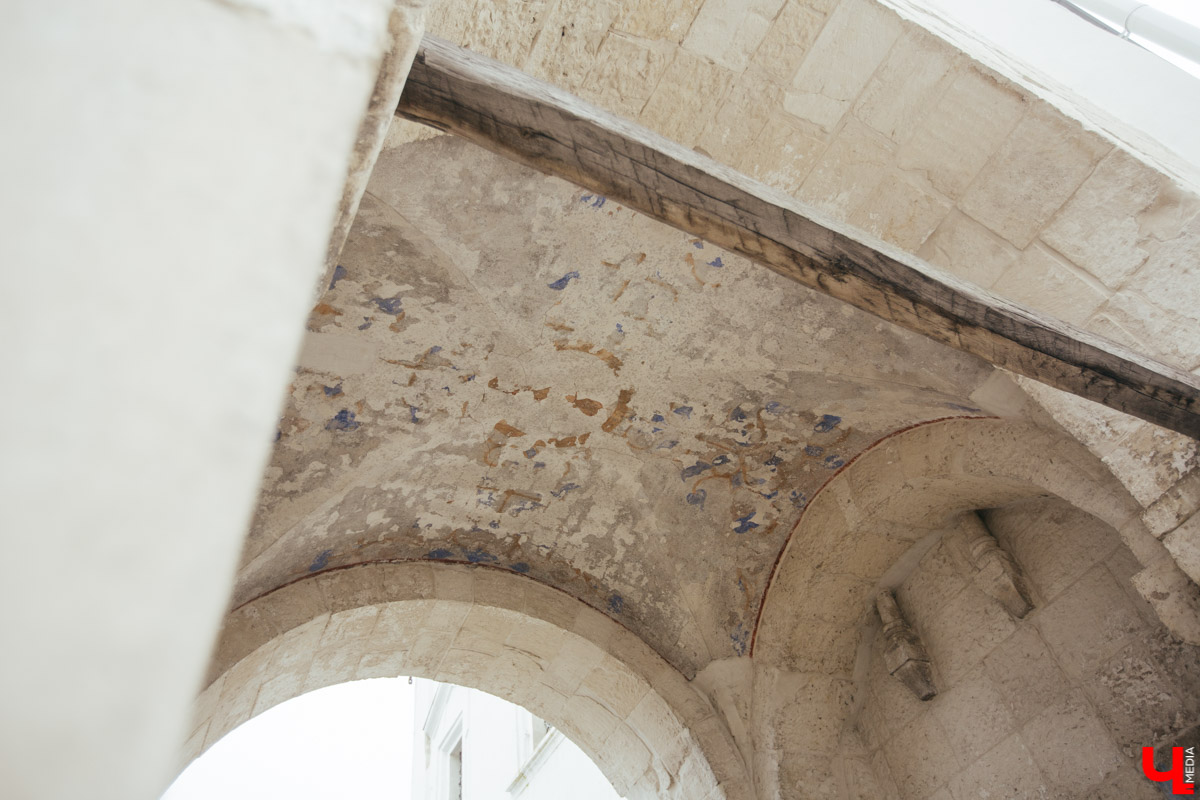 Алексей Сорокин и Юрий Никитин провели для нас необычную экскурсию по Боголюбову. Мы изучили прошлое, настоящее и будущее древнего населенного пункта