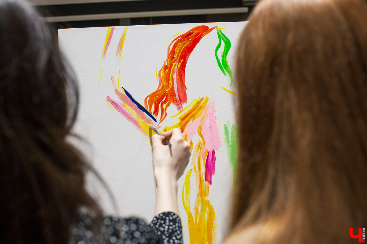 В конкурсе «Ключ на спорт» участвовали самые активные, подтянутые и красивые жительницы Владимира. И вот, наконец, настало время финала! 12 марта в фитнес-клубе «Атмосфера» прошла церемония награждения «Девушки года»