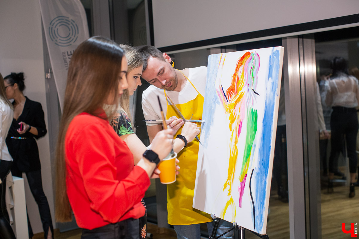 В конкурсе «Ключ на спорт» участвовали самые активные, подтянутые и красивые жительницы Владимира. И вот, наконец, настало время финала! 12 марта в фитнес-клубе «Атмосфера» прошла церемония награждения «Девушки года»