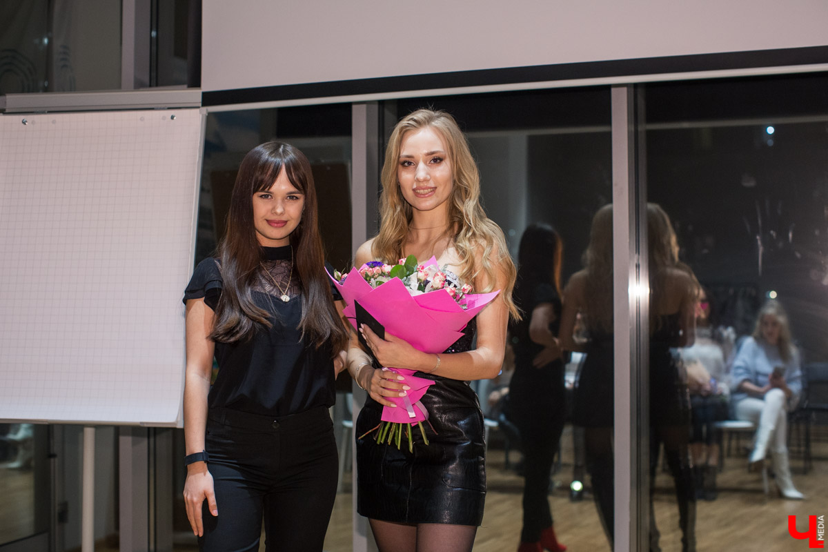 В конкурсе «Ключ на спорт» участвовали самые активные, подтянутые и красивые жительницы Владимира. И вот, наконец, настало время финала! 12 марта в фитнес-клубе «Атмосфера» прошла церемония награждения «Девушки года»