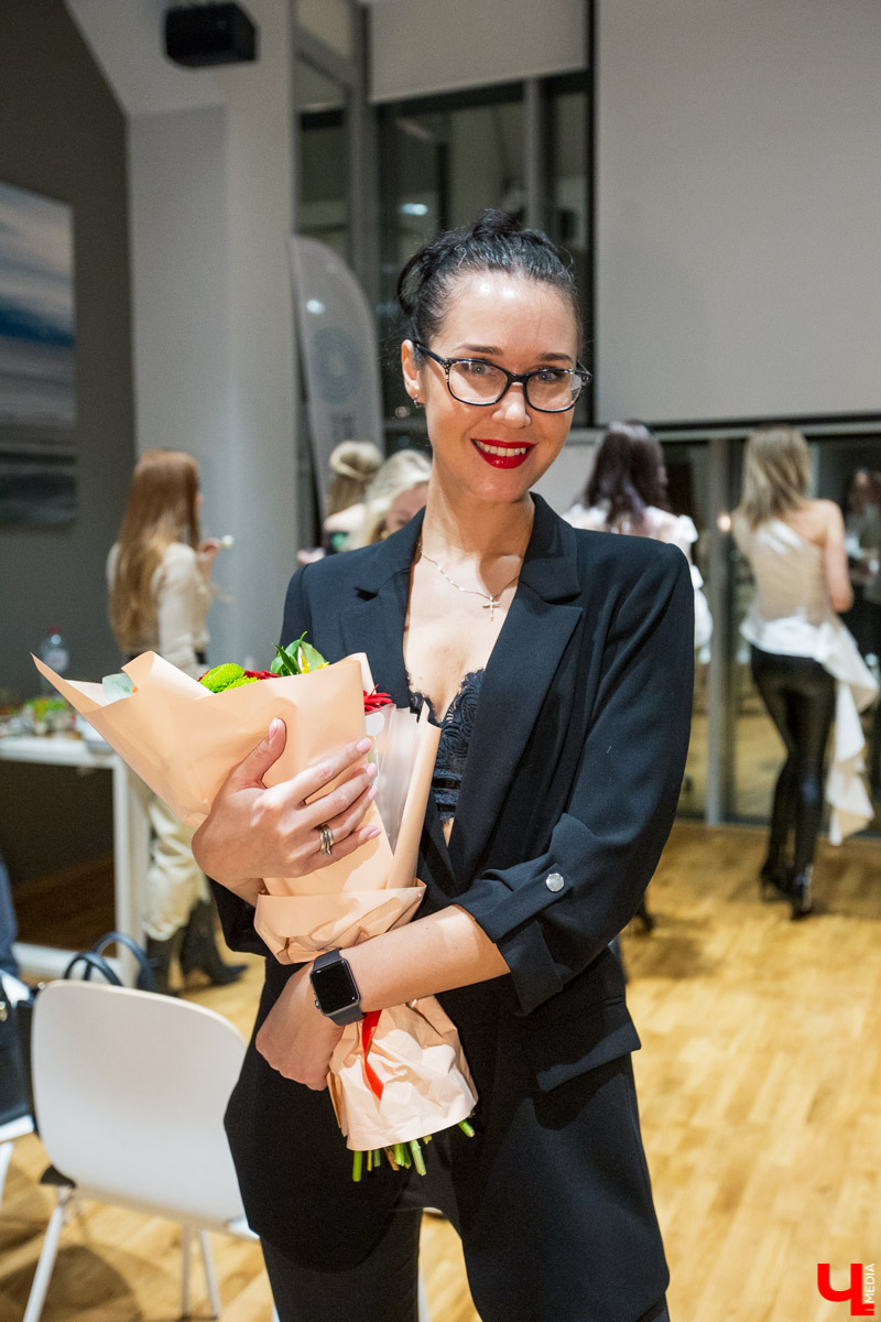 В конкурсе «Ключ на спорт» участвовали самые активные, подтянутые и красивые жительницы Владимира. И вот, наконец, настало время финала! 12 марта в фитнес-клубе «Атмосфера» прошла церемония награждения «Девушки года»