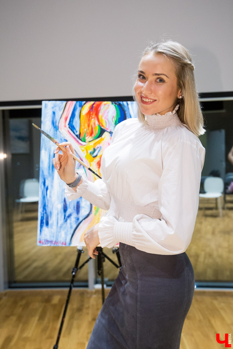 В конкурсе «Ключ на спорт» участвовали самые активные, подтянутые и красивые жительницы Владимира. И вот, наконец, настало время финала! 12 марта в фитнес-клубе «Атмосфера» прошла церемония награждения «Девушки года»