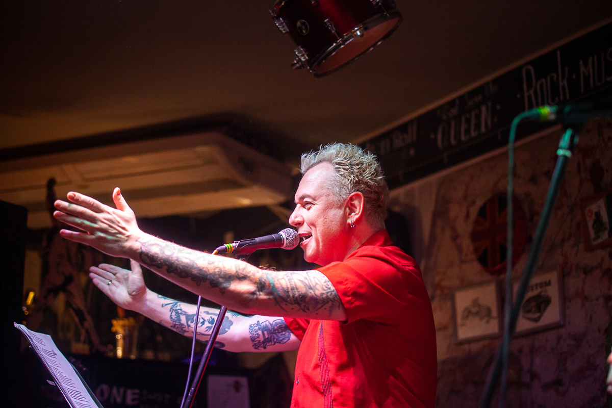 9 марта во Владимире состоялся один из самых ярких и безбашенных концертов этой весны. И «виноваты» в этом музыканты группы «Тараканы!» Дмитрий Спирин и Дмитрий Кежватов