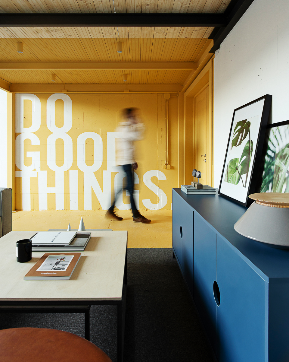 Офис, в котором хочется жить и работать. Дизайнеры студии «VM Project» рассказали, как превратить голые стены в фотозону и радоваться каждому рабочему дню