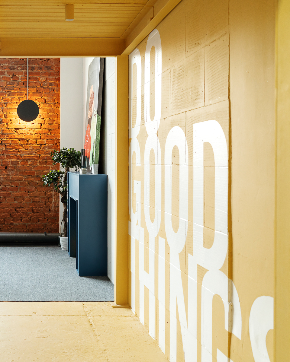 Офис, в котором хочется жить и работать. Дизайнеры студии «VM Project» рассказали, как превратить голые стены в фотозону и радоваться каждому рабочему дню