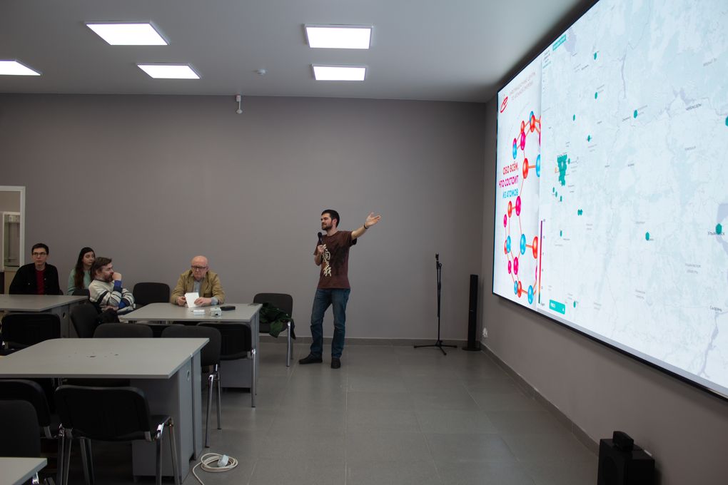 14 марта во Владимире прошел мастер-класс по общественному мониторингу уровня загрязнения воздуха. В Информационном центре по атомной энергии обсуждали, что является главным источником избыточного количества вредных веществ и как измерить их количество