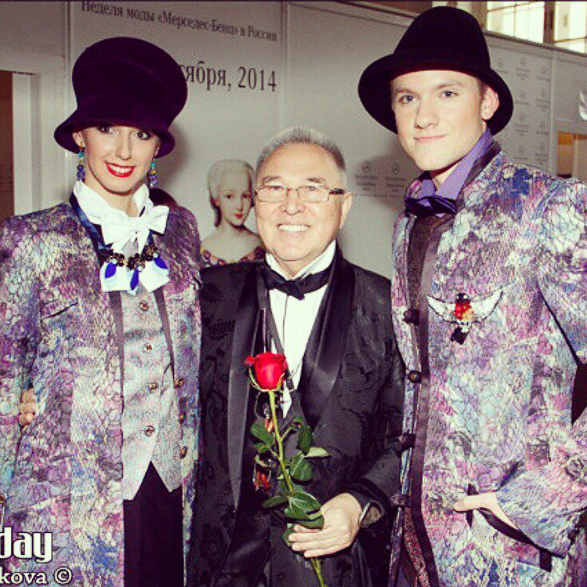 Ольга Корнева родилась и выросла во Владимире. Когда-то она хотела связать свою жизнь с художественной гимнастикой, но судьба распорядилась иначе. Девушка уже много лет работает в Доме моды Вячеслава Зайцева