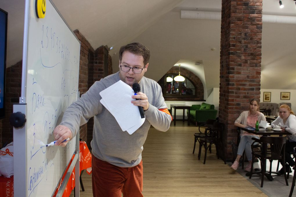 Очередные «Научные страшилки» в пятницу, тринадцатого запугали владимирцев до полусна! Представьте себя спикером-психотерапевтом и попробуйте ответить на интересные вопросы