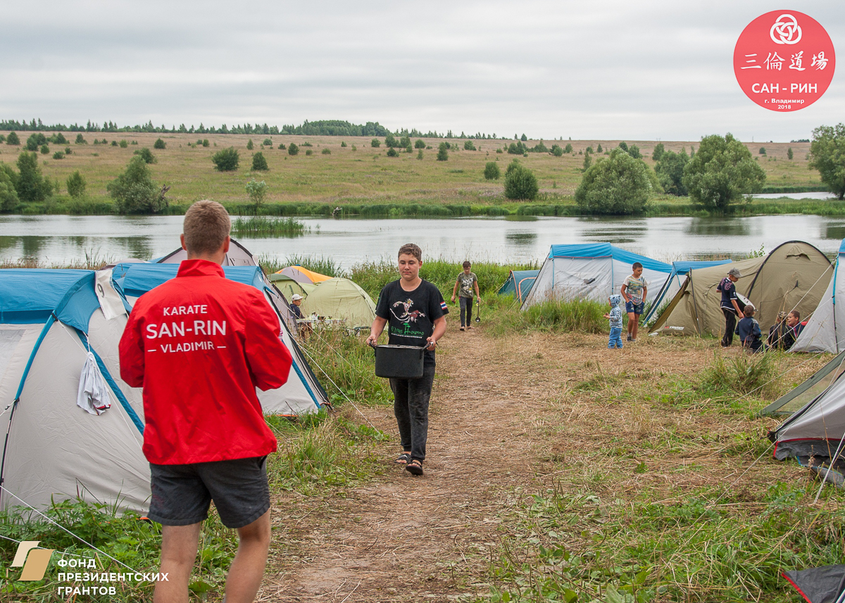 Что такое каратэ? С какого возраста дети могут ходить на тренировки? Что важнее — нацеленность на спортивные победы или возможность постоять за себя на улице? На все вопросы, связанные с этим видом боевых искусств, ответил вице-президент организации «Спортивный клуб „САН-РИН“» Александр Кузьмин