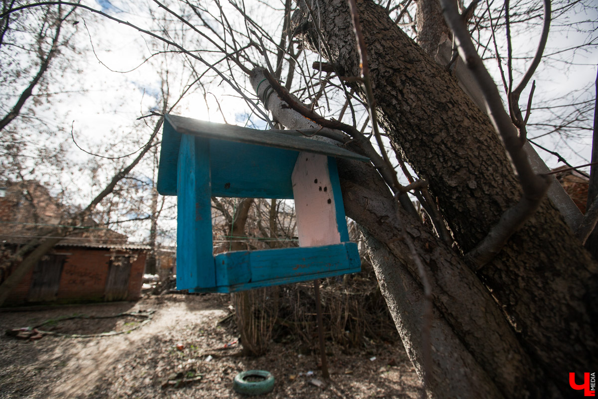 Михаил Мойсеянчик провел для нас необычную экскурсию по центру Владимира. Обратили внимание на яркие контрасты городского быта