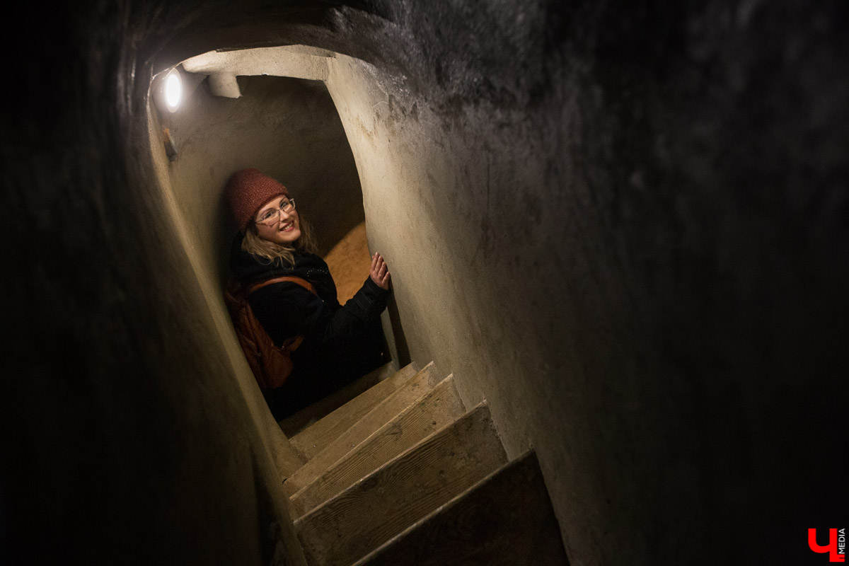 Михаил Мойсеянчик провел для нас необычную экскурсию по центру Владимира. Обратили внимание на яркие контрасты городского быта