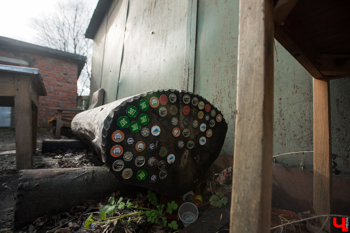 Михаил Мойсеянчик провел для нас необычную экскурсию по центру Владимира. Обратили внимание на яркие контрасты городского быта