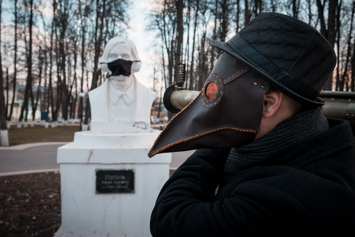 Вы все еще паникуете? Тогда Чумной доктор идет к вам!