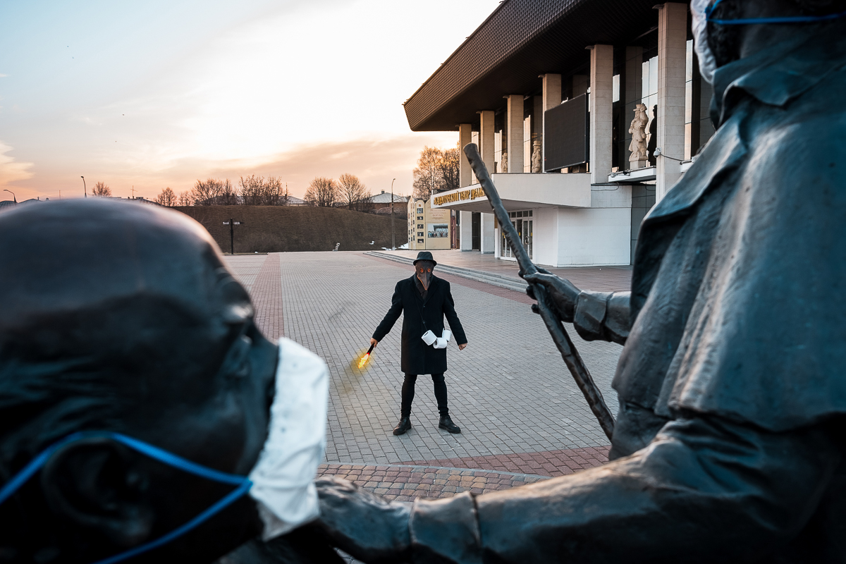 Вы все еще паникуете? Тогда Чумной доктор идет к вам!