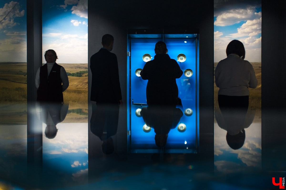 С приходом коронавируса в Россию регионы адаптируются к новому образу жизни. Во Владимире, например, ввели “режим повышенной готовности”, и теперь каждый выживает в нем, как может. Мы выяснили, что происходит в каждой сфере города в период пандемии