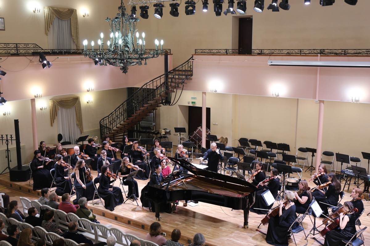 С приходом коронавируса в Россию регионы адаптируются к новому образу жизни. Во Владимире, например, ввели “режим повышенной готовности”, и теперь каждый выживает в нем, как может. Мы выяснили, что происходит в каждой сфере города в период пандемии