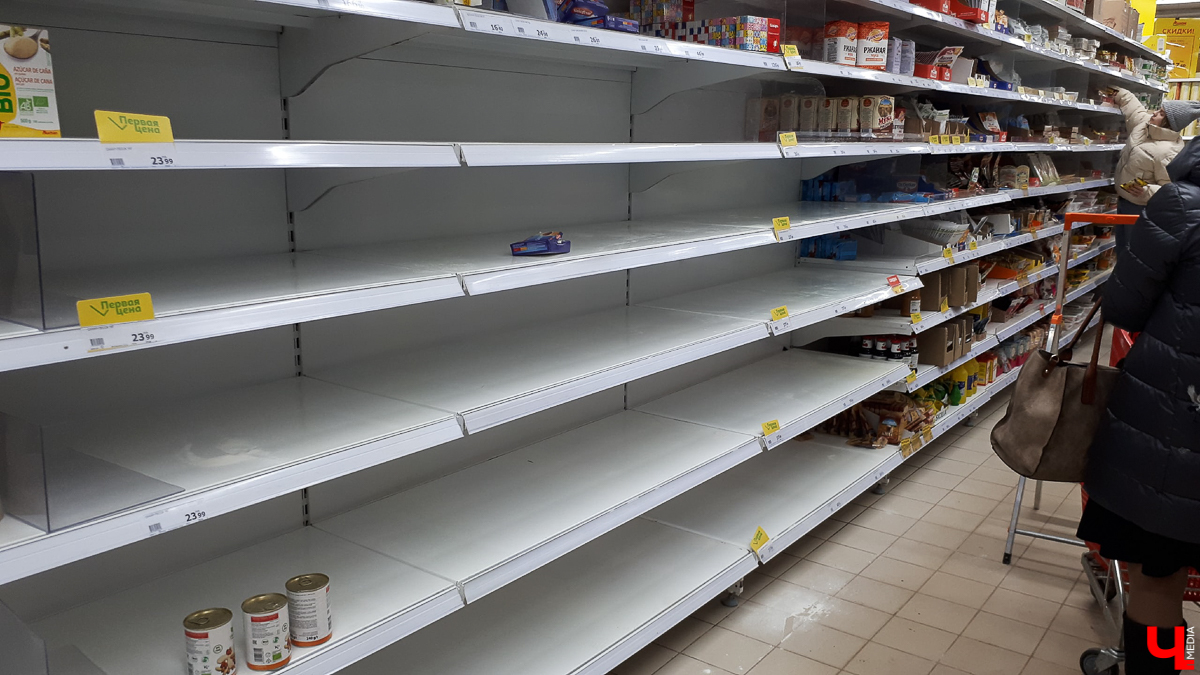 С приходом коронавируса в Россию регионы адаптируются к новому образу жизни. Во Владимире, например, ввели “режим повышенной готовности”, и теперь каждый выживает в нем, как может. Мы выяснили, что происходит в каждой сфере города в период пандемии