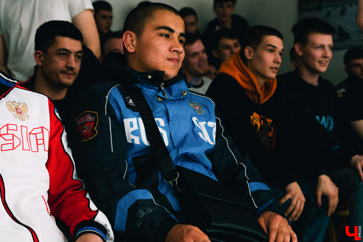 Первая пресс-конференция бойцов в рамках владимирского ютуб-шоу «HEADSHOT» была ох какой горячей. Как думаете, махали ли ребята кулаками до драки?